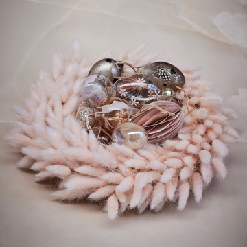 Påskekrans fra Lene Bjerre – En elegant og naturlig påskekrans for å gi hjemmet ditt en koselig og stilfull påskedekorasjon.