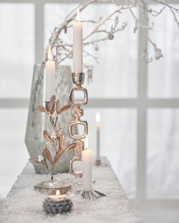 Lysestaker og telysholdere fra Lene Bjerre i elegant design, perfekte for å skape stemning i ethvert rom.