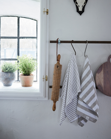 Lene Bjerre kjøkkentekstiler – Elegant og funksjonelt tekstilutvalg til kjøkkenet, inkludert kjøkkenhåndklær, grytekluter og duker.