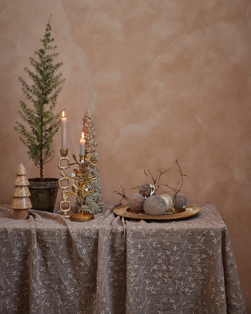 Duker og juletekstiler fra Lene Bjerre – Elegant design og høy kvalitet for å pynte ditt hjem.