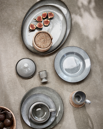 Lene Bjerre servingsfade - Elegante og funksjonelle serveringsplater i stilfull design, perfekt for enhver anledning.