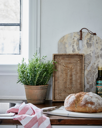 Lene Bjerre skærebræt i elegant design, ideelt til matlaging og servering.