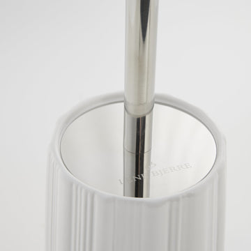 Lily toalettbørste hvit 11,5x11,5 cm.