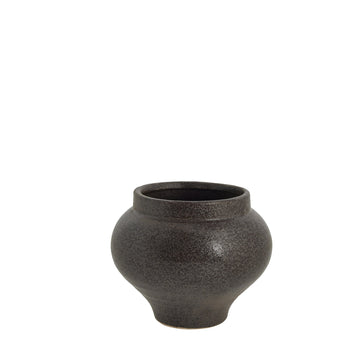 Hilla potteskjuler H12,5 cm. brun keramikk