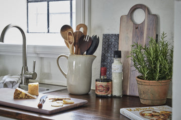 Amera kakestativ Ø32,5 cm. beige