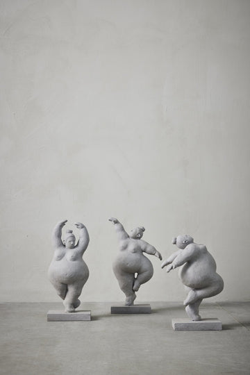 Serafina dekorasjon H23 cm. grå