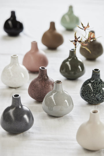 Helene vase støvet grønn 8x8 cm.