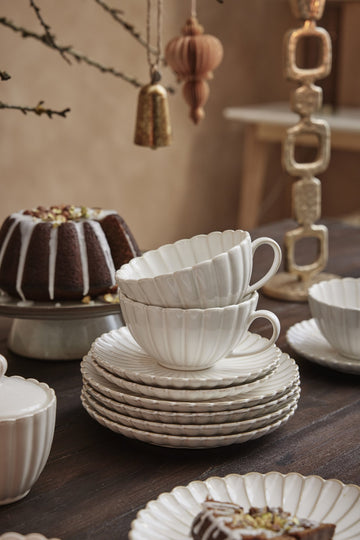 Viola vase 30x33 cm. sand