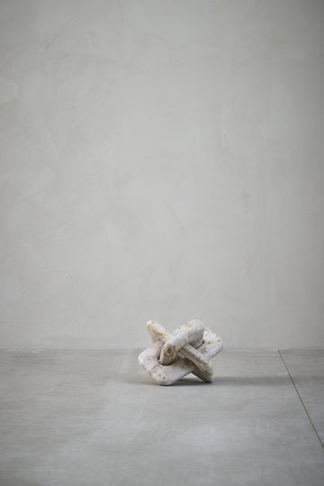 Ellia dekorasjon H15 cm. sand marmor