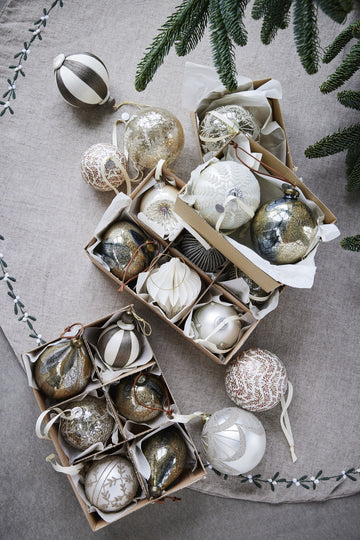 Agnes julekule H10 cm. råhvit