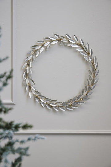 Olivia krans H47 cm. sølv