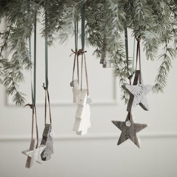 Elina marmor ornament H10 cm. mørk sand