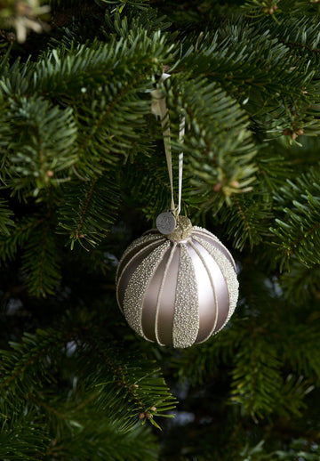 Missa julekule 8x8x8 cm.